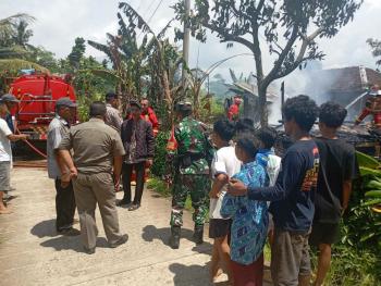 Rumah Panggung di Sirnagalih Ludes Dilalap Api